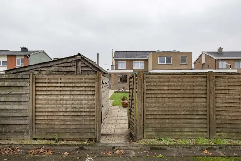 Te renoveren, rustige gelegen halfopen woning met 3 slaapkamers, garage en tuin te koop in Sint-Baafs-Vijve! foto 26