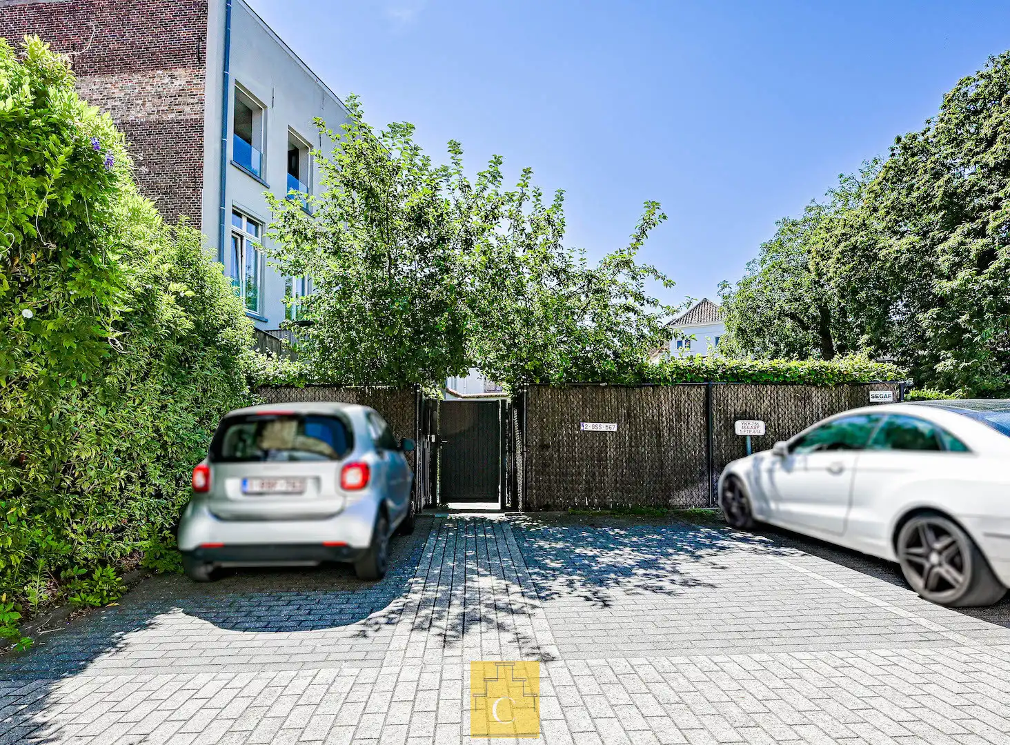 ruim breedhuis met 2 puntgevels aan de Brugse Reien met vergunning voor totaalrenovatie en twee private parkeerplaatsen foto 28