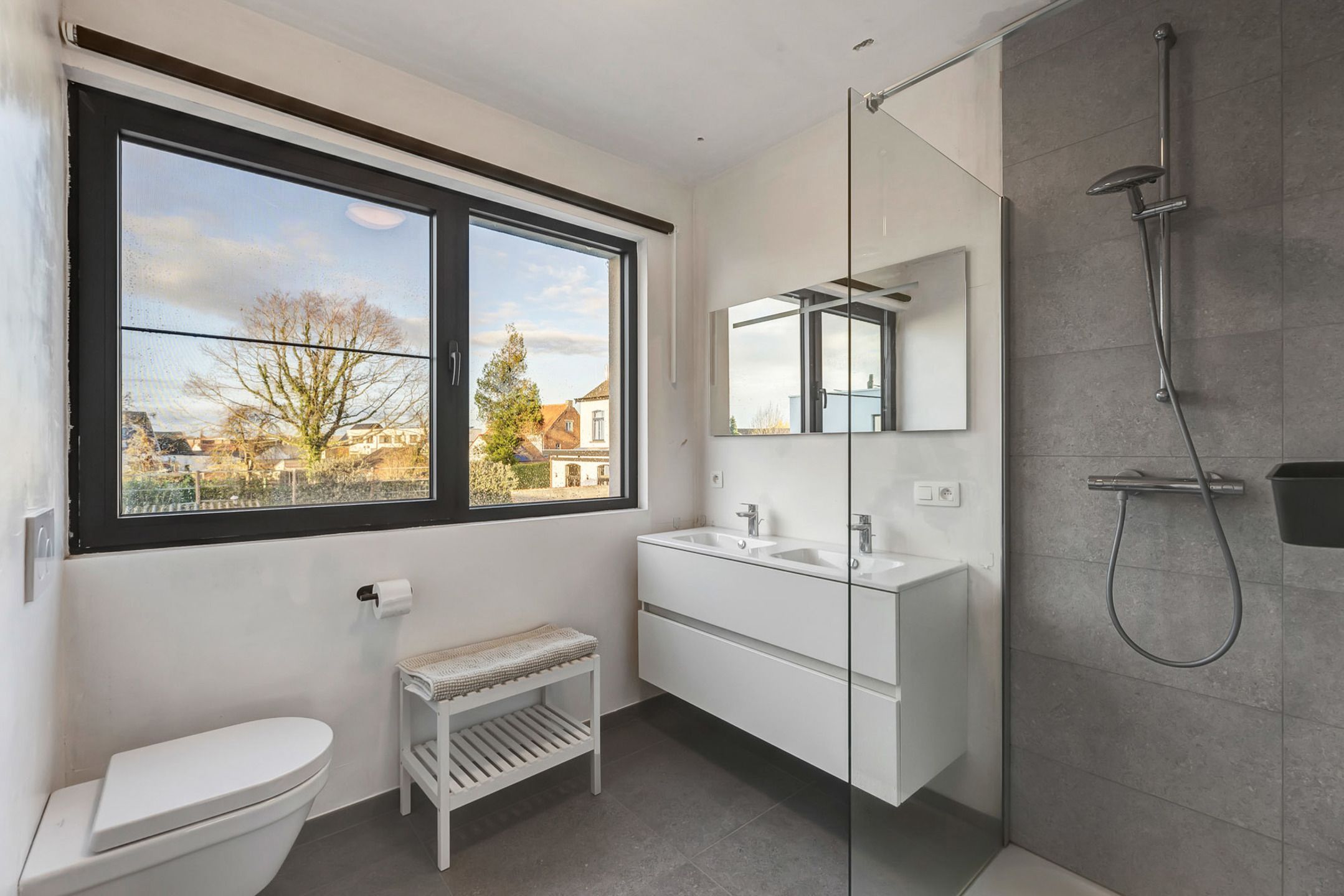 Nieuwbouwwoning met garage op rustige ligging foto 19