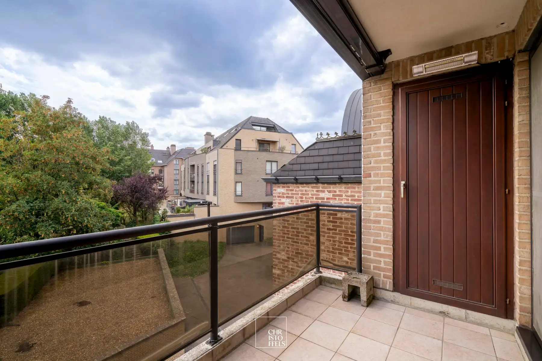 Riant appartement (239m²) met twee garageboxen in Lanaken-centrum! foto 6