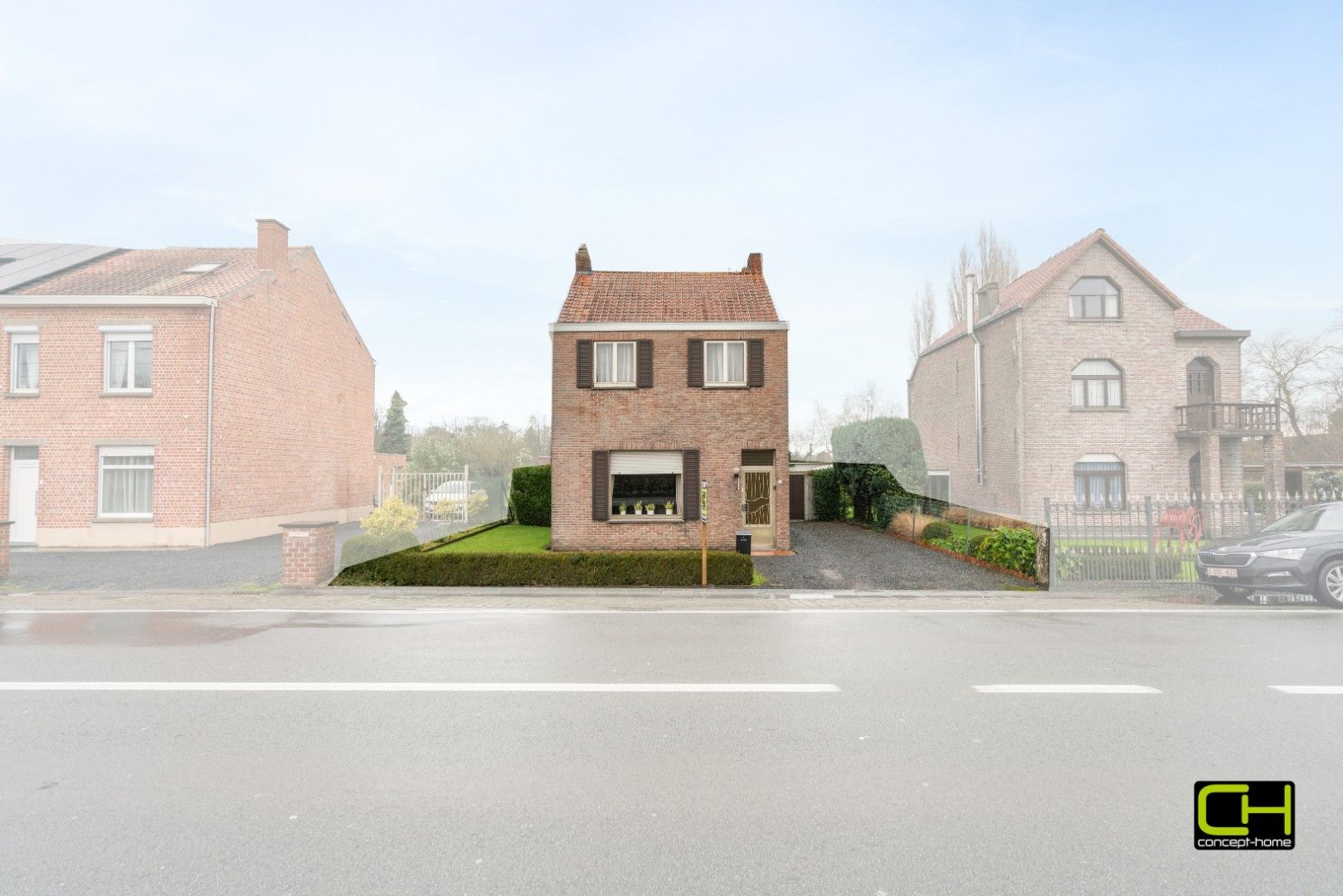 Hoofdfoto van de publicatie: Te renoveren open bebouwing met drie slaapkamers te koop in Lievegem