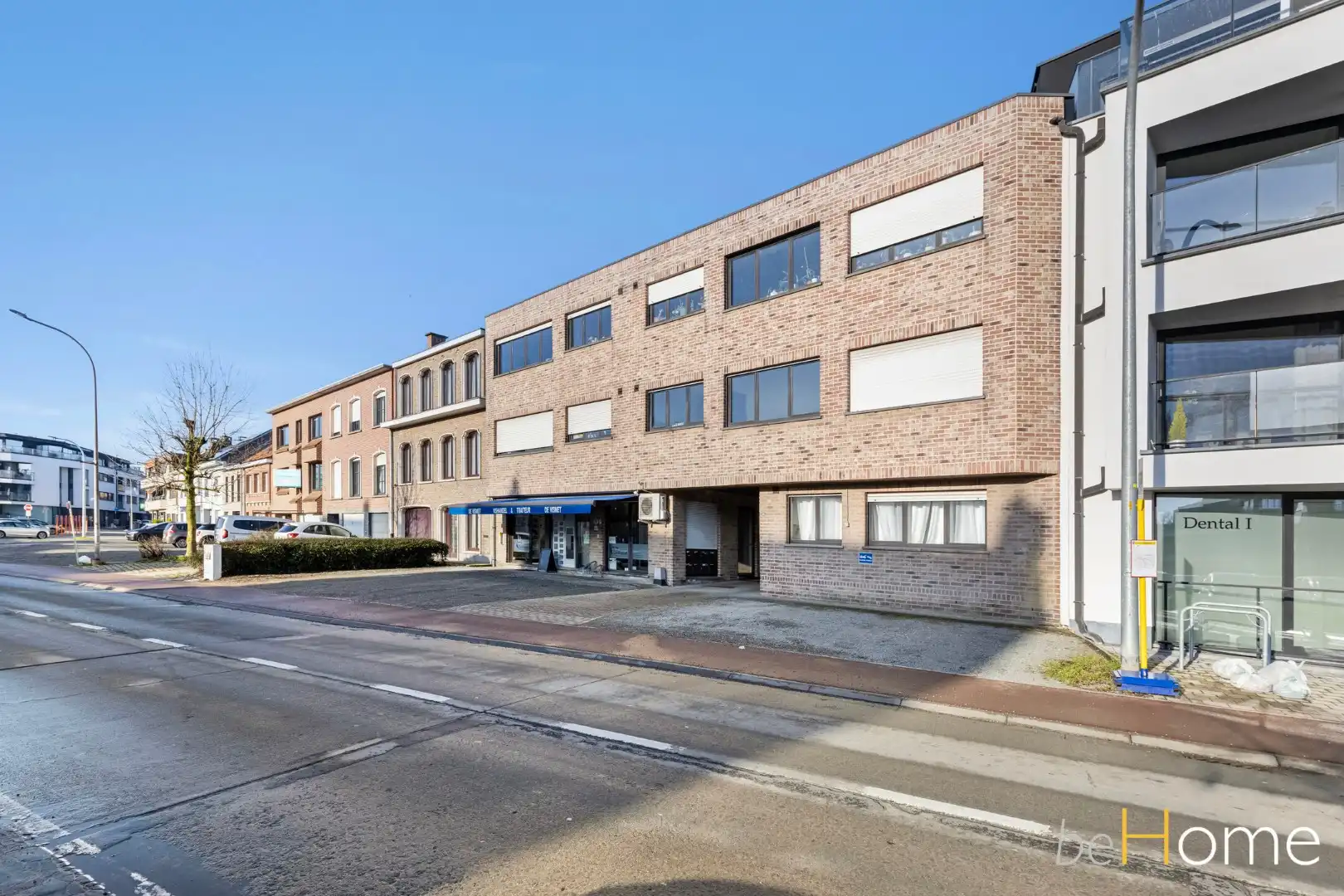 Op zoek naar een opbrengsteigendom met handelspand, 2 appartementen en 4 garages in hartje Merchtem? Welkom Home!  foto 6