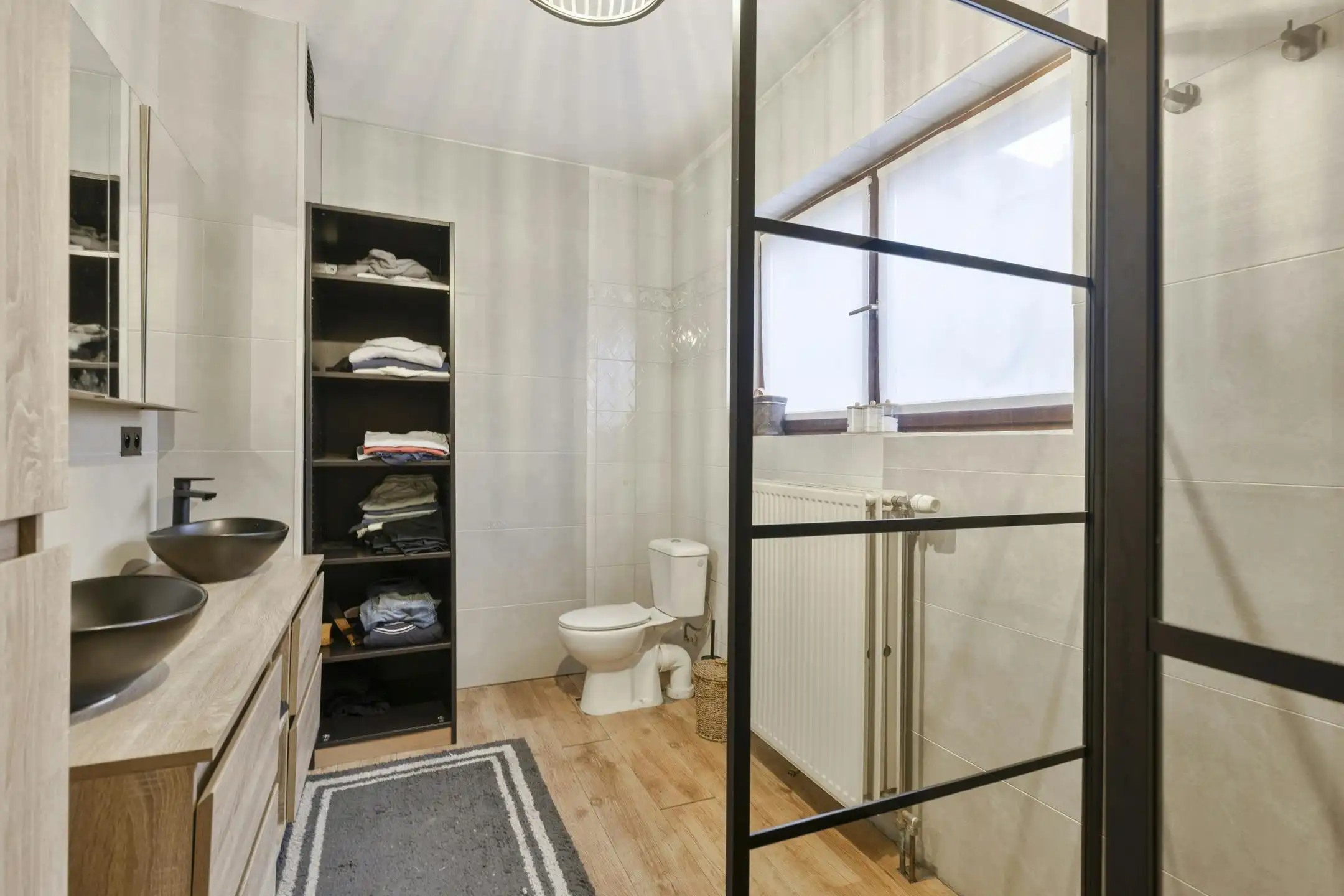 Ruime bungalow met gastenverblijf of ruimte voor bijberoep foto 14