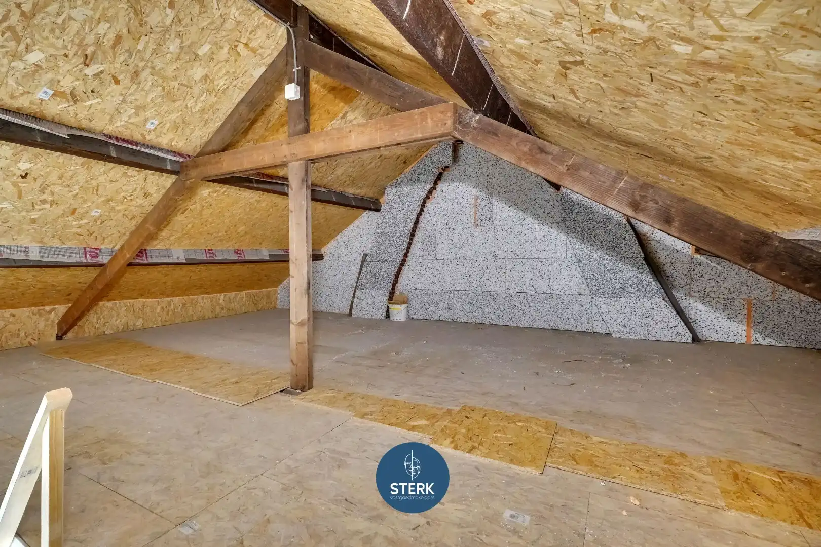 VERDER AF TE WERKEN WONING OP EEN CENTRALE LOCATIE IN HET GROENE GELLIK !  foto 16