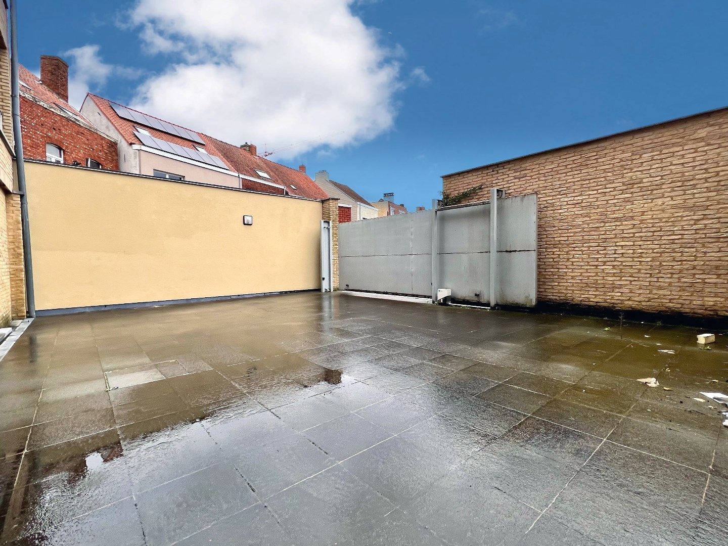 INSTAPKLARE HANDELSRUIMTE (135m²) MET OPTIONELE GARAGE EN TERRAS foto 3