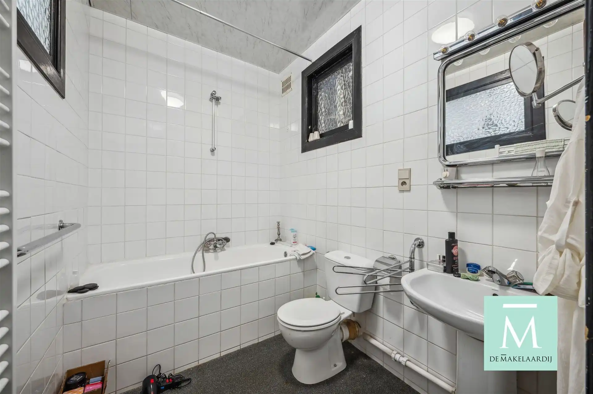 Appartementsgebouw met handelspand op het gelijkvloers foto 12