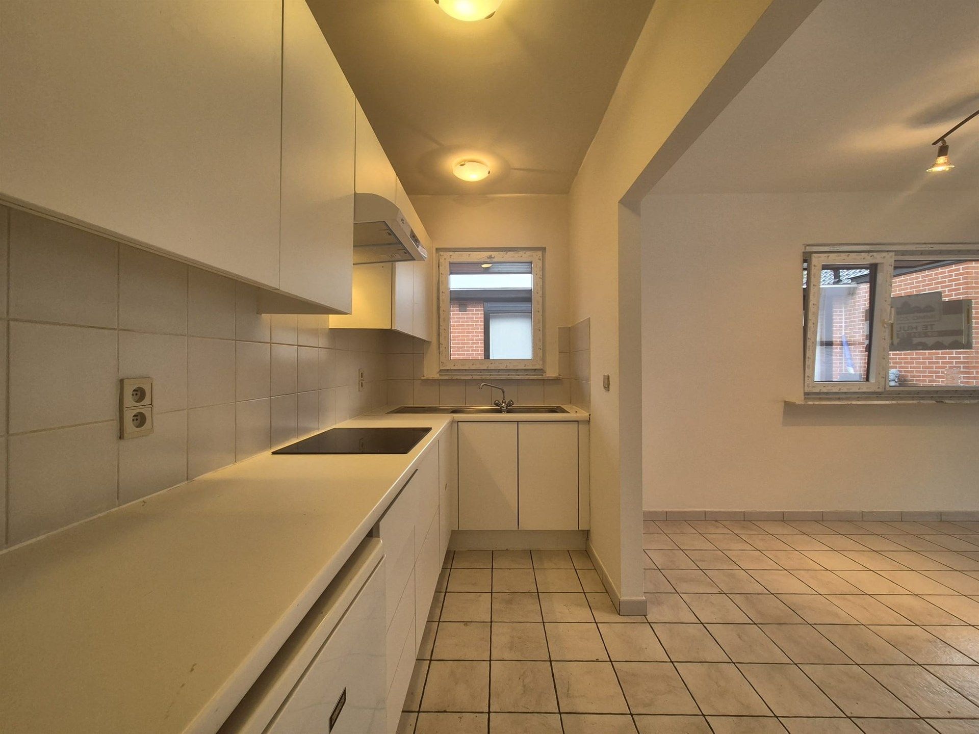 Opgeknapt 1-slaapkamer appartement op de eerste verdieping. foto 10