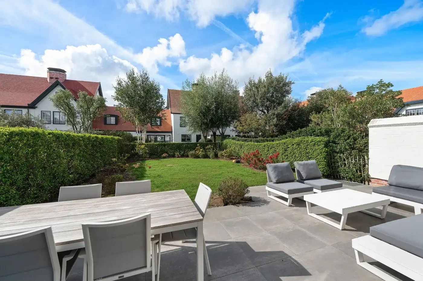 Recent gebouwde en zeer mooi afgewerkte woning te Valkenerf (5slk's) foto 24