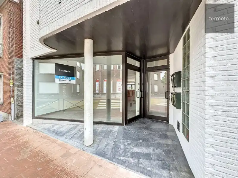 Centraal gelegen handelspand foto {{pictureIndex}}