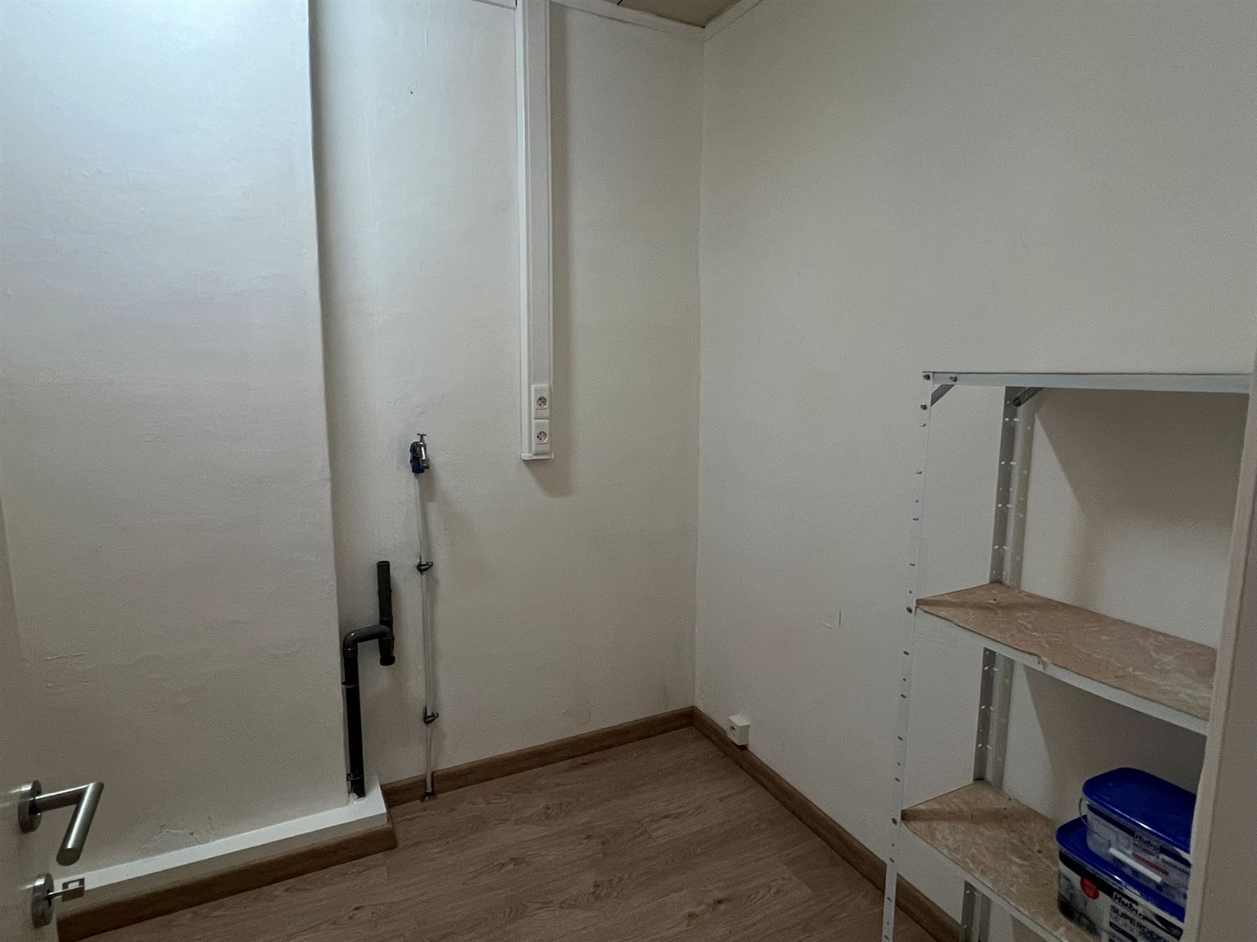 Gerenoveerd ruim stadsappartement foto 10