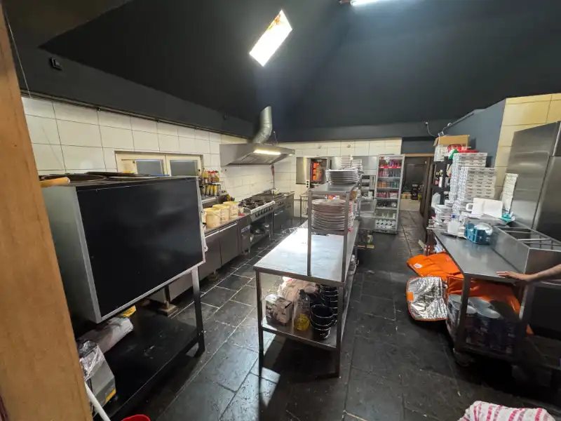 Handelspand op goede locatie! foto 8