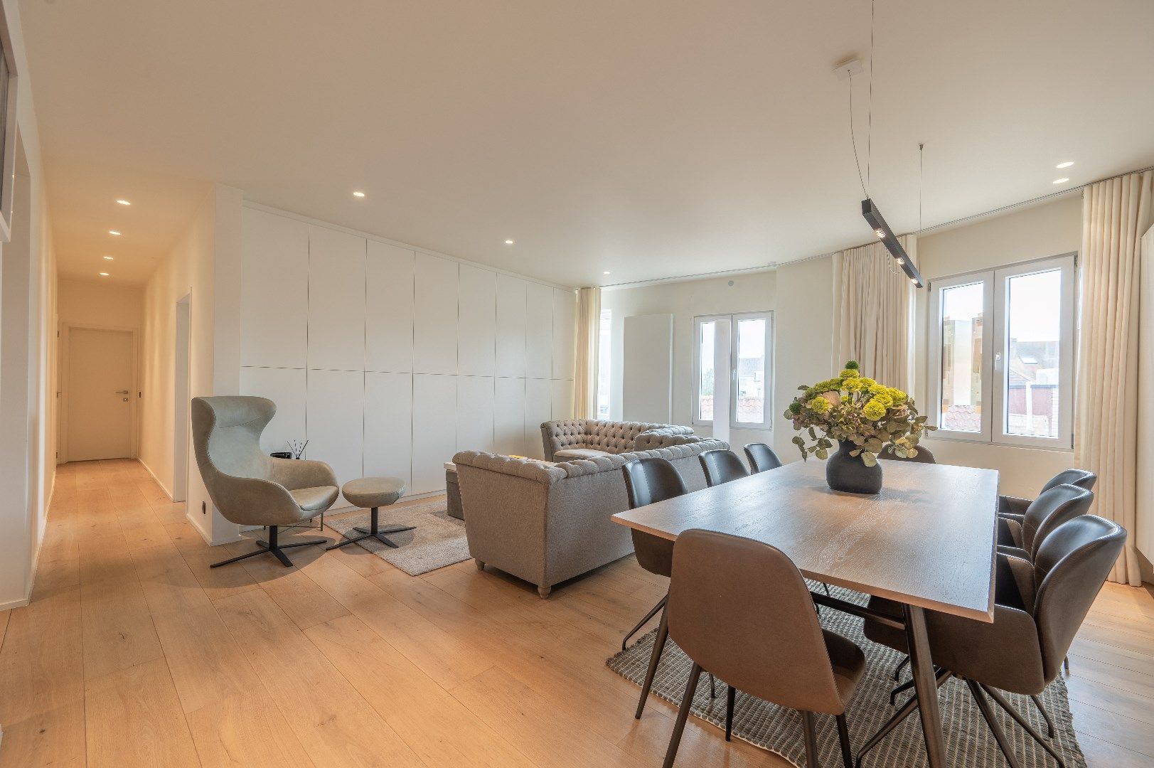 Mooi gerenoveerd appartement te Duinbergen op wandelafstand van het strand. foto {{pictureIndex}}