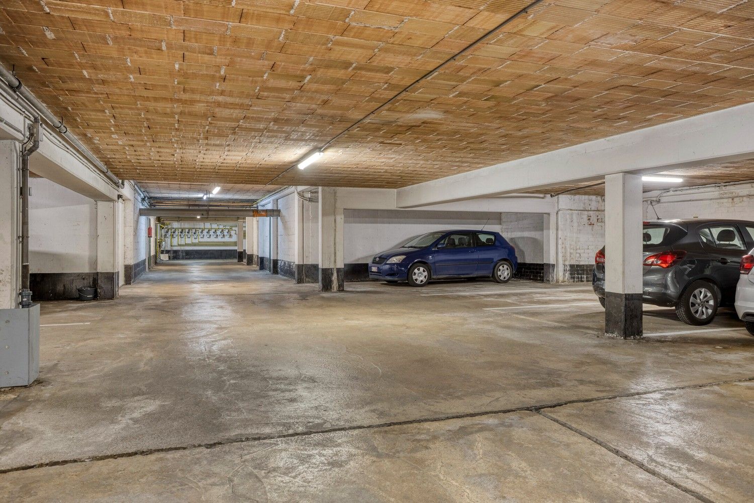 Ruim appartement met 3 slaapkamers en 3 terrassen op de bovenste verdieping in hartje Rekem ! foto 22