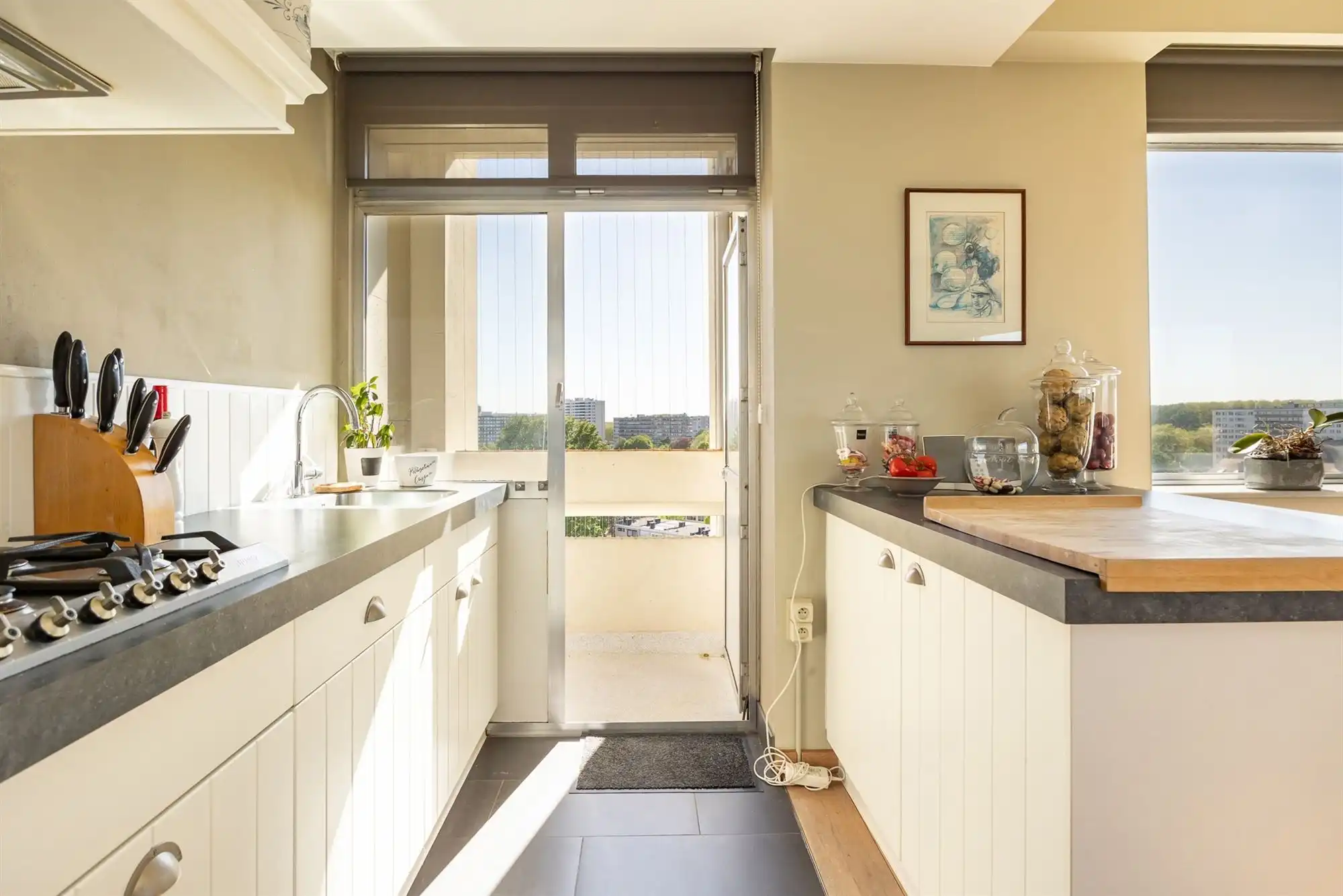 Drieslaapkamerappartement met uniek uitzicht! foto 9
