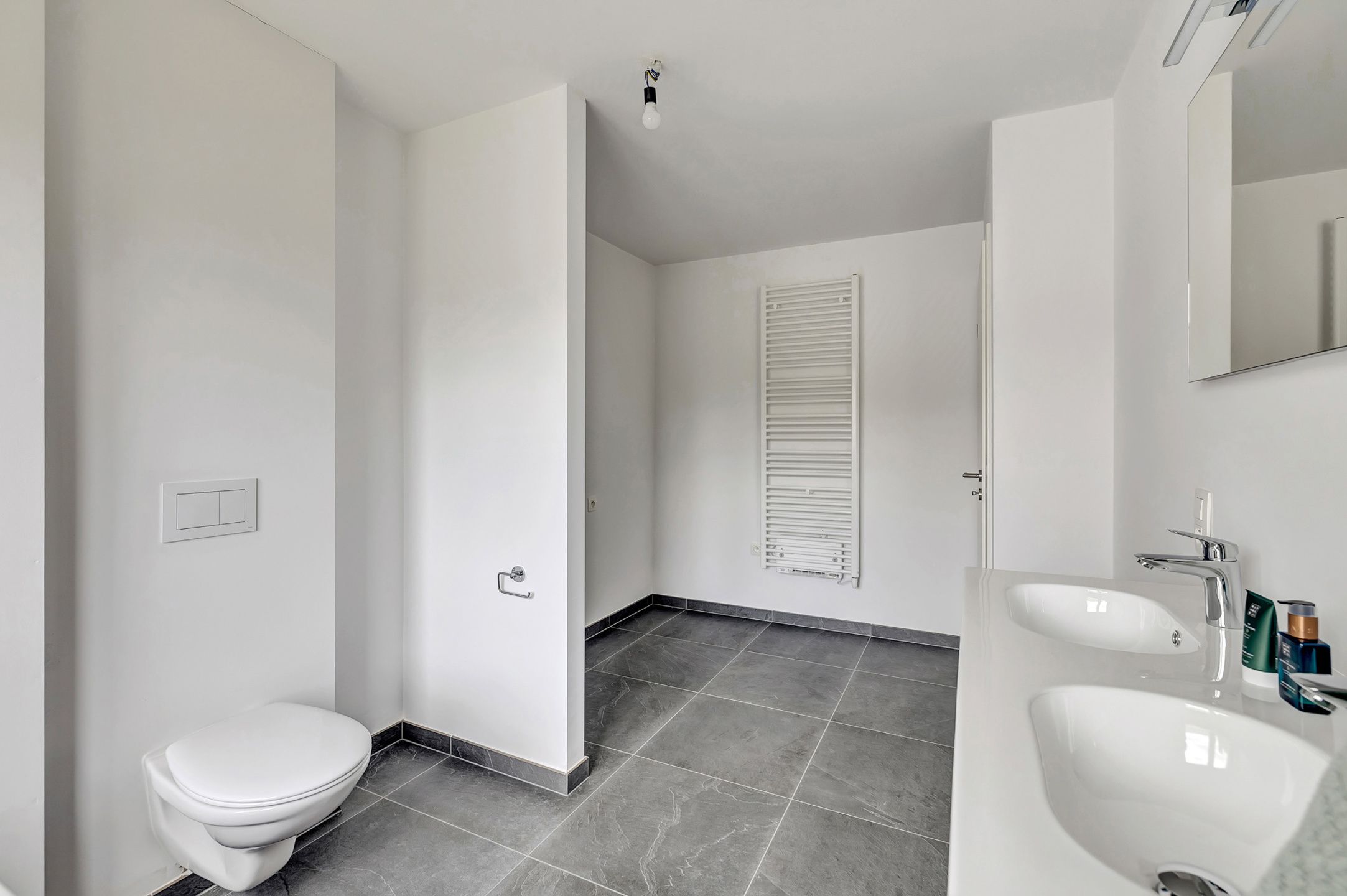 Nieuwbouwwoning met 4 slaapkamers en uitstekende verbinding foto 22