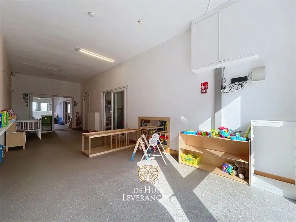 Uniek gebouw met handel en woongelegenheden te koop in Rumst foto 9