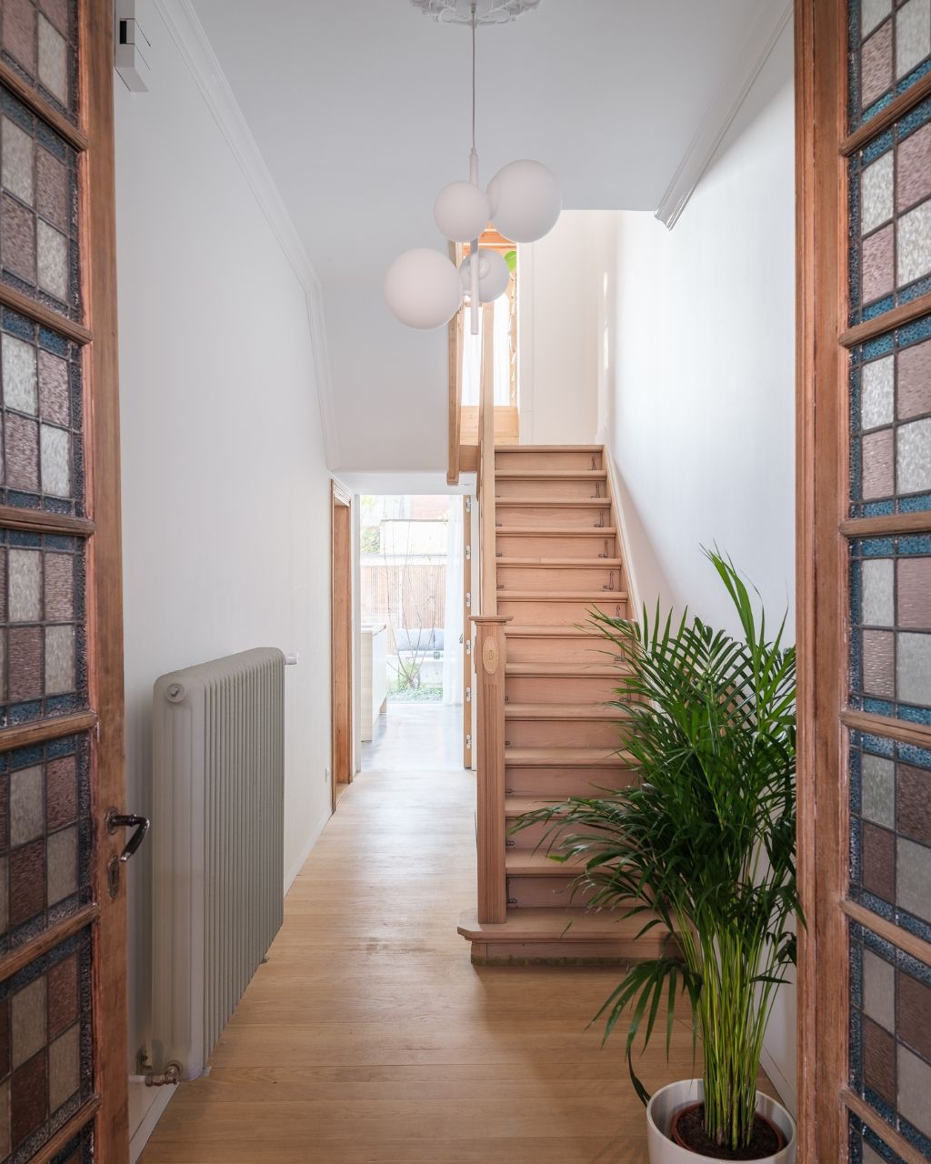 Prachtig gerenoveerde (Volt Architecten) interbellumwoning met vier slaapkamers, twee badkamers en zonnige stadstuin nabij de Bijloke. foto 14