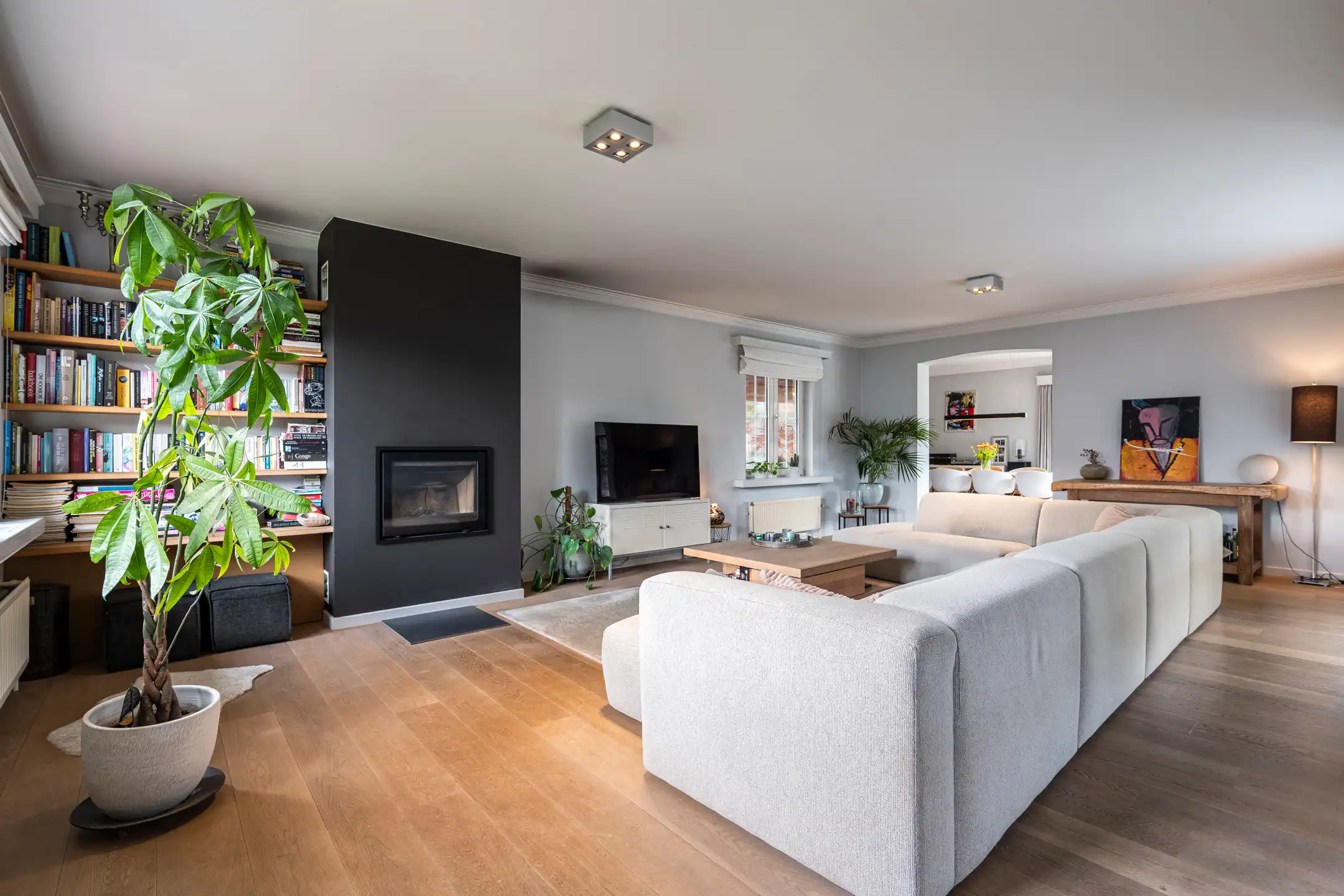 Instapklare, rustig gelegen woning met zwembad op 712m² foto 3