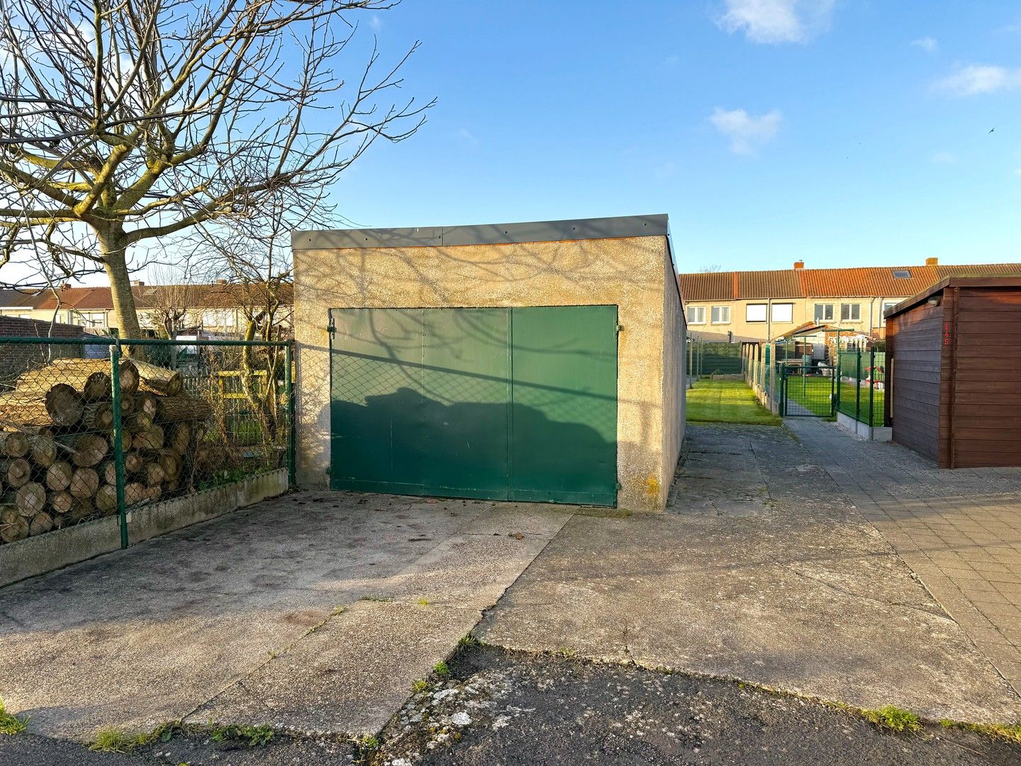 Goed onderhouden rijwoning met garage foto 16