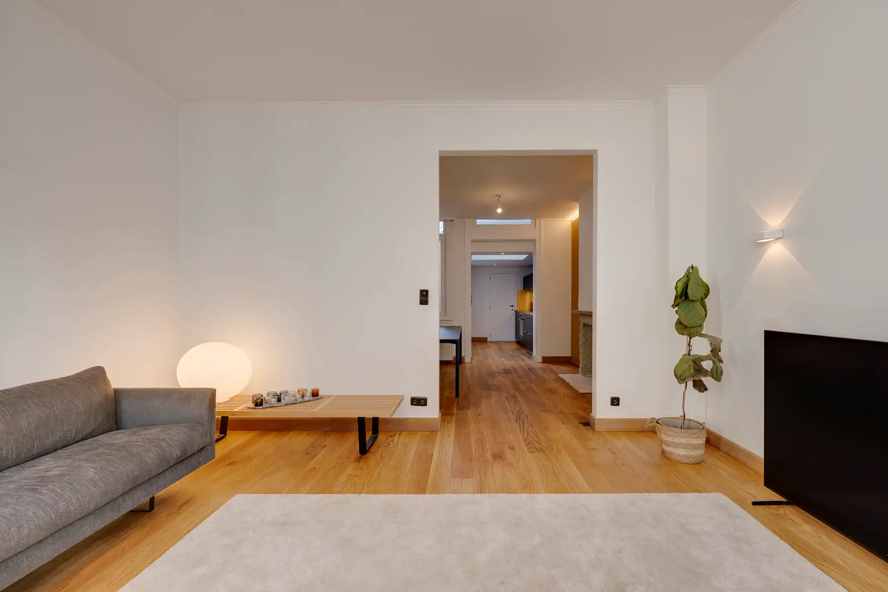 Karaktervol burgerhuis op toplocatie foto {{pictureIndex}}