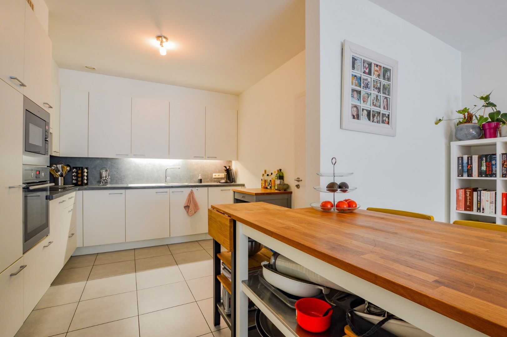 Ruim gelijkvloers appartement (118 m²) in hartje Jabbeke! foto 5