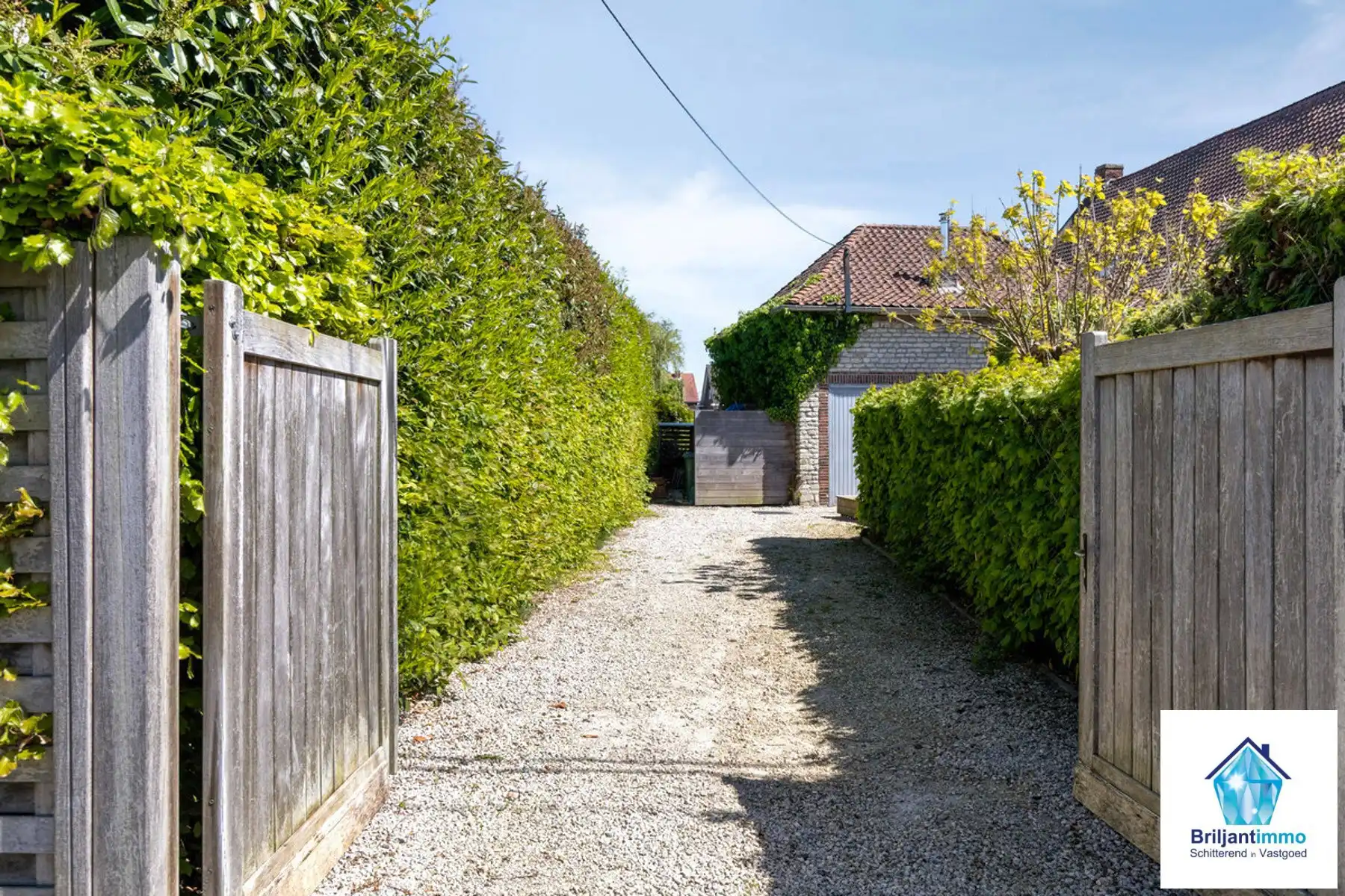 Uiterst charmante en gerenoveerde hoeve met gezellige tuin foto 27