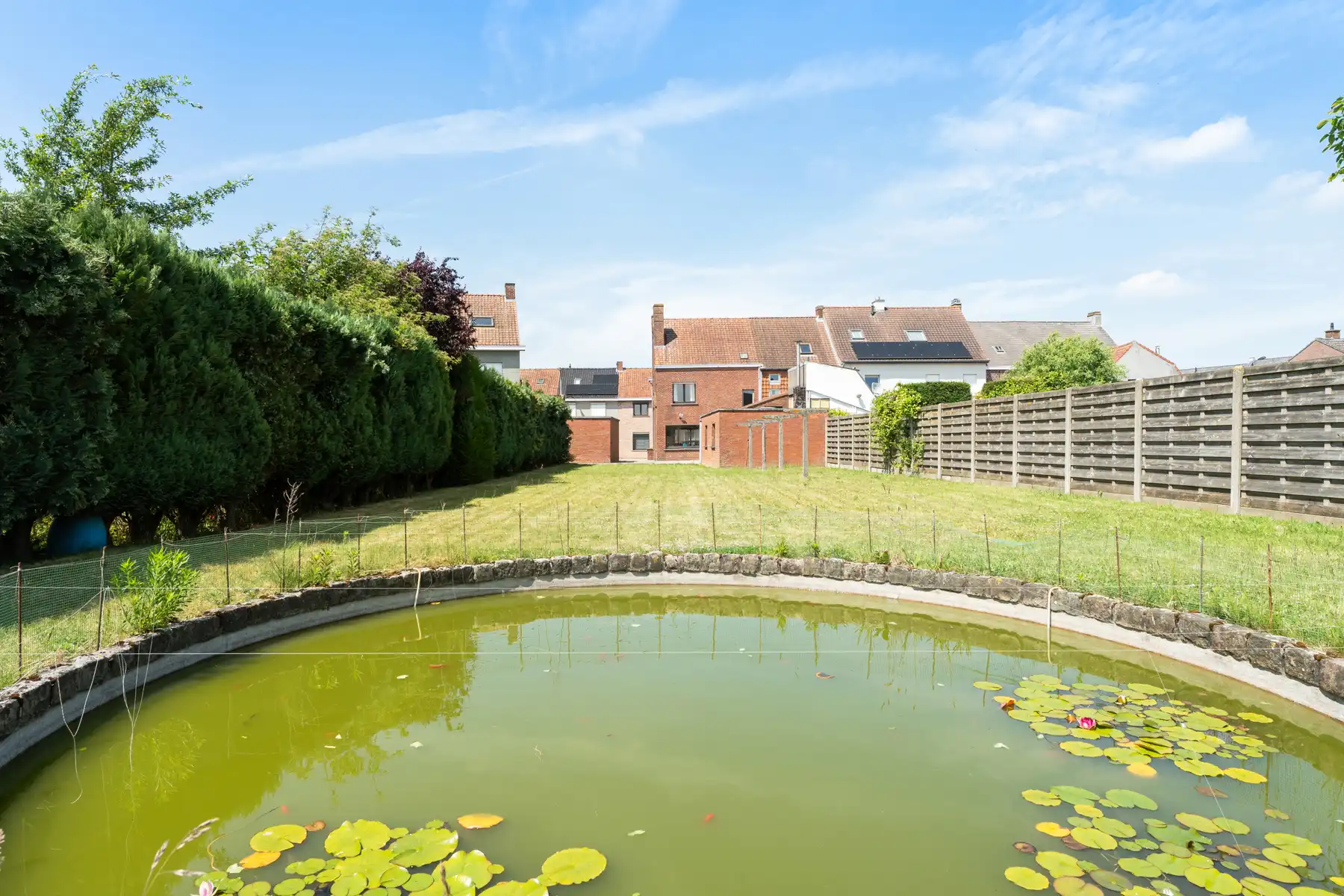 Ruime woning met diepe tuin in het centrum van Tielt  foto 2