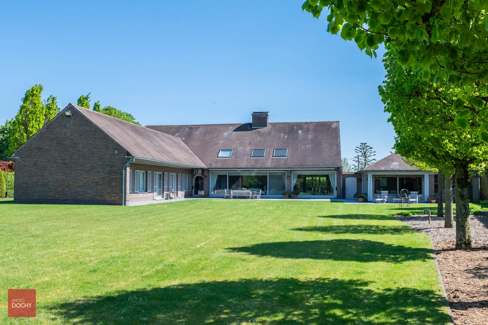 Zeer goed onderhouden ruime villa op 5.328m² foto 7