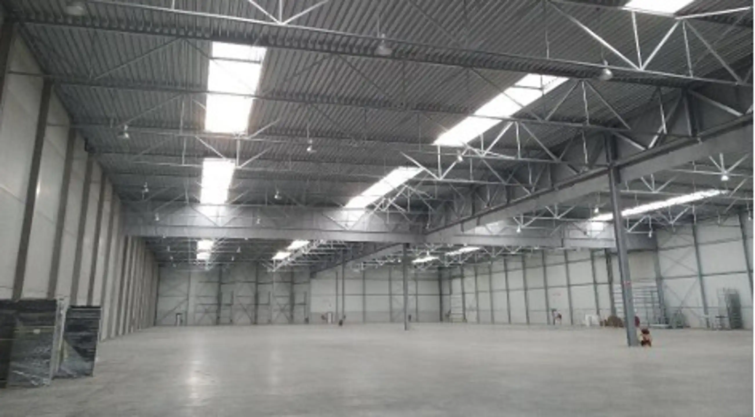 Grobbendonk: Magazijn 7.700m² langs de E313 en 6 loskades foto 2