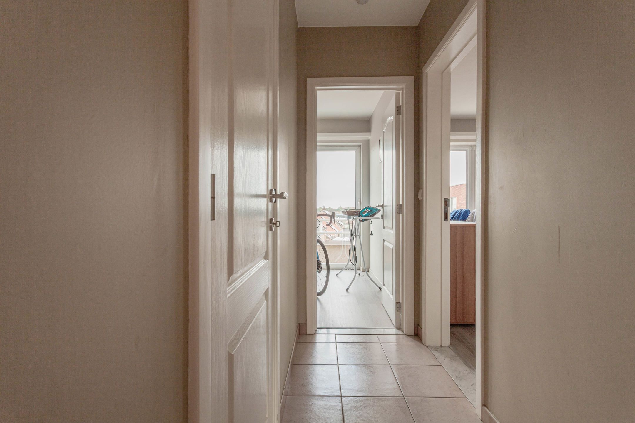 Lichtrijk 2-slaapkamerappartement met zonnig terras foto 16