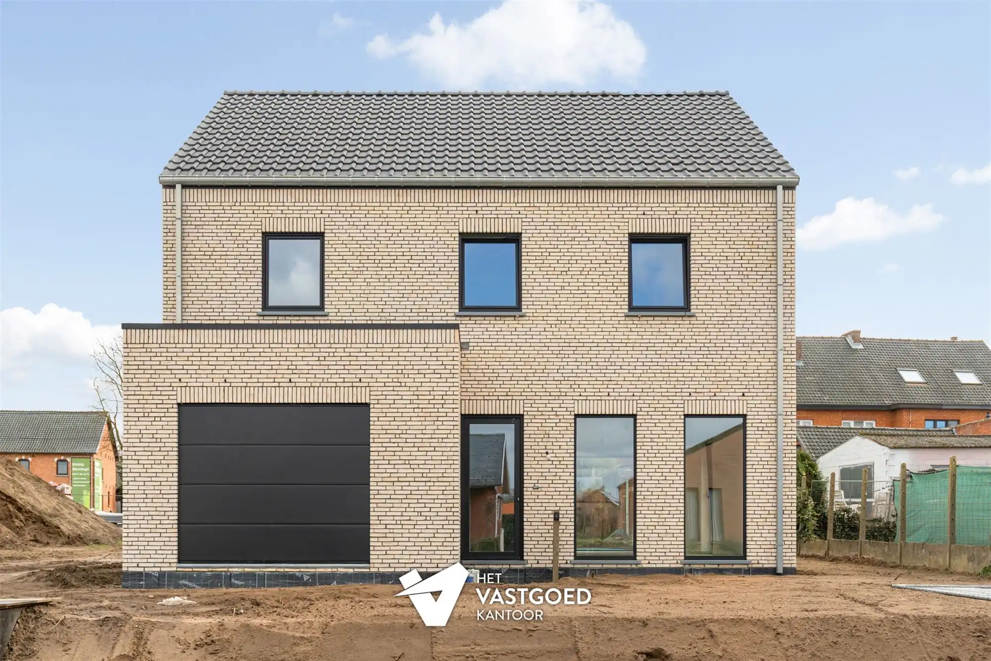 VOLLEDIG AFGEWERKTE EN ENERGIEZUINIGE NIEUWBOUWWONING TE SCHAFFEN foto {{pictureIndex}}