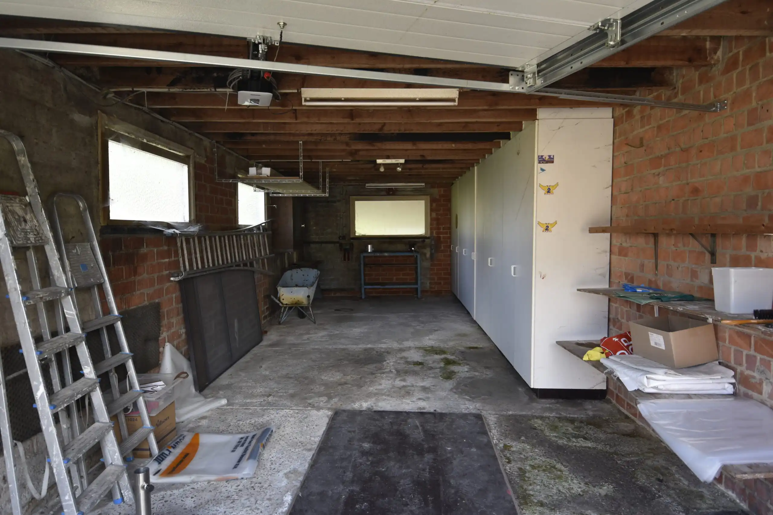 Halfopen bebouwing met 3 slaapkamers en zeer grote tuin in Sint-Niklaas foto {{pictureIndex}}