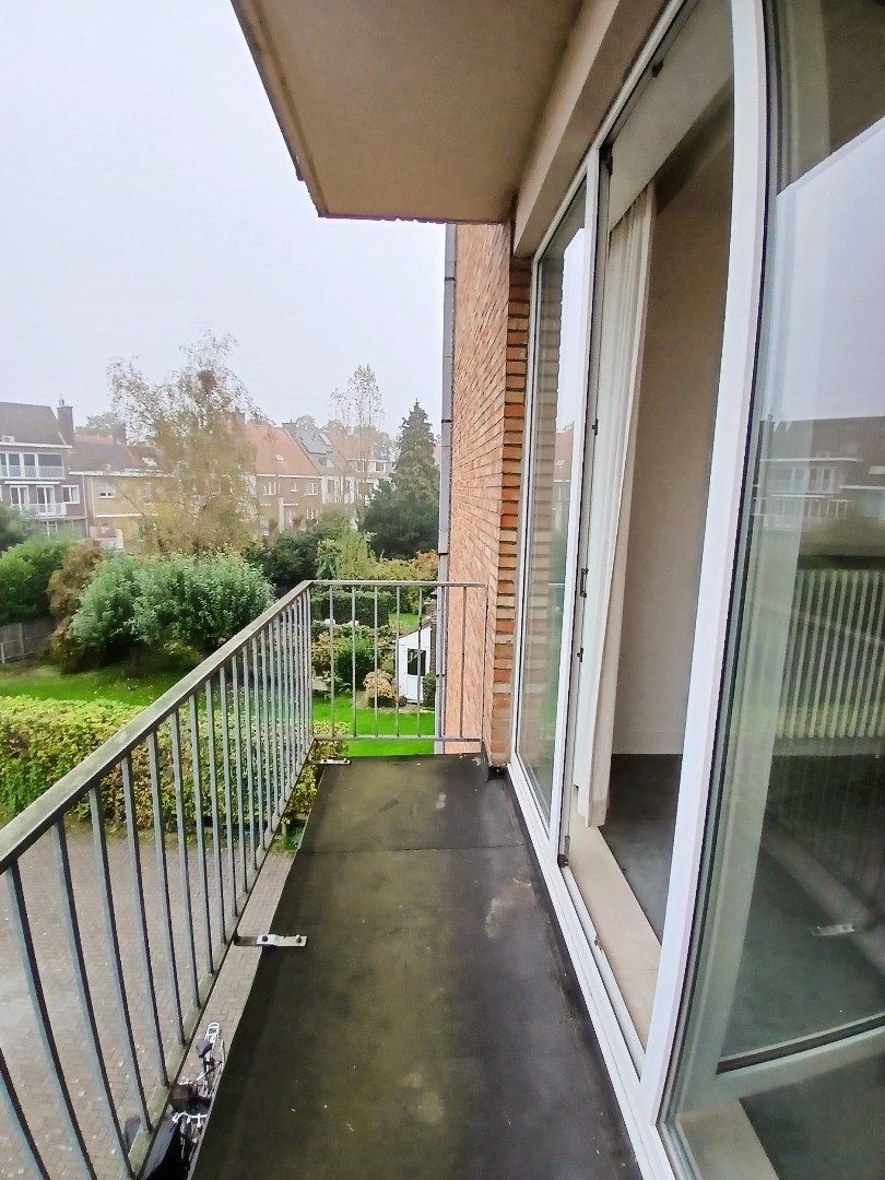 2 slaapkamer appartement met terras foto 7