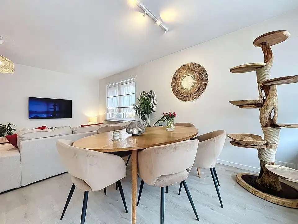 Gerenoveerd hoekappartement GLV  (2 slpks + dressing/bureau/babykamer) met tuin en garage foto 6