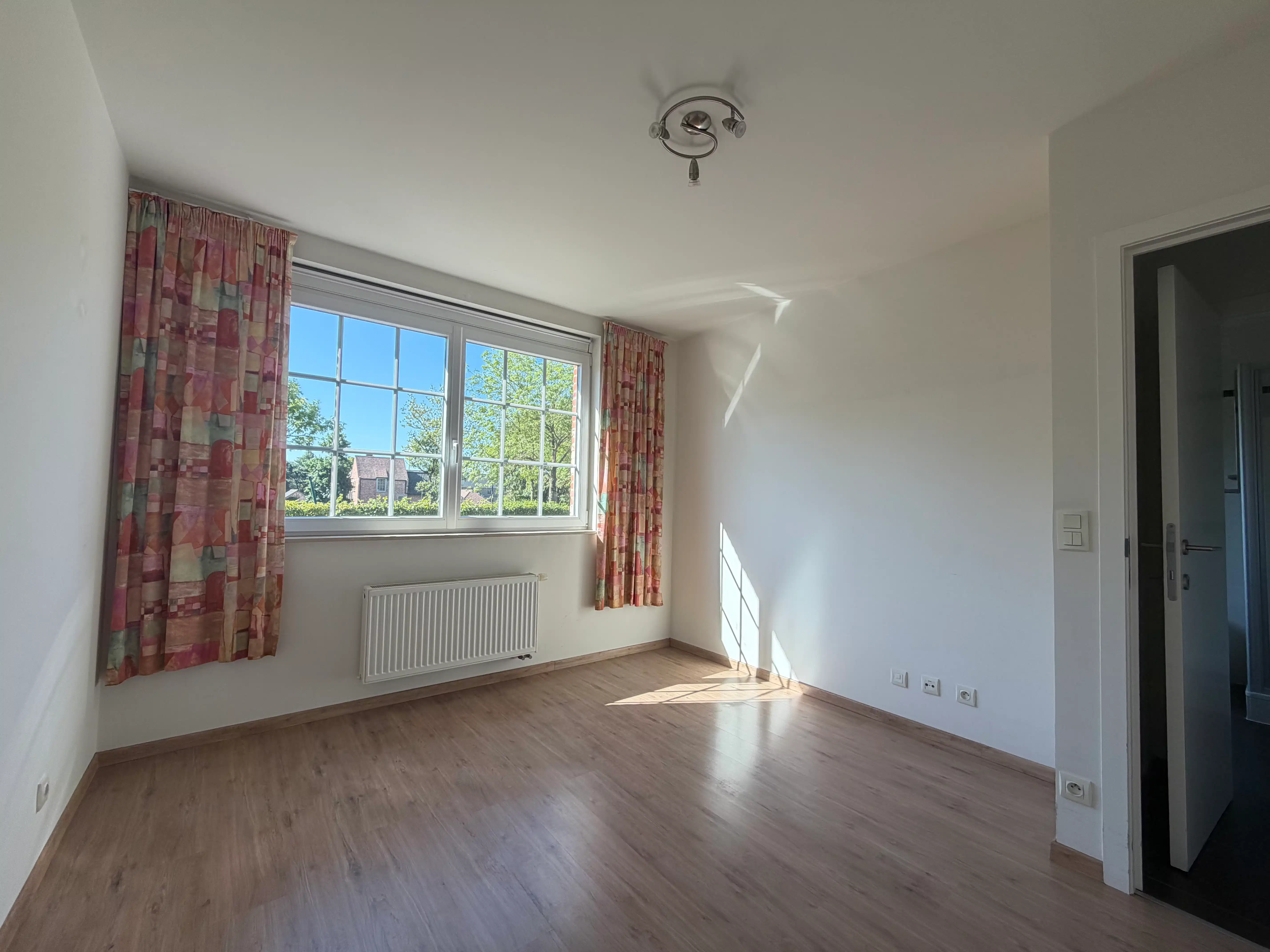 INSTAPKLAAR APPARTEMENT MET TWEE SLAAPKAMERS EN GARAGE foto 8