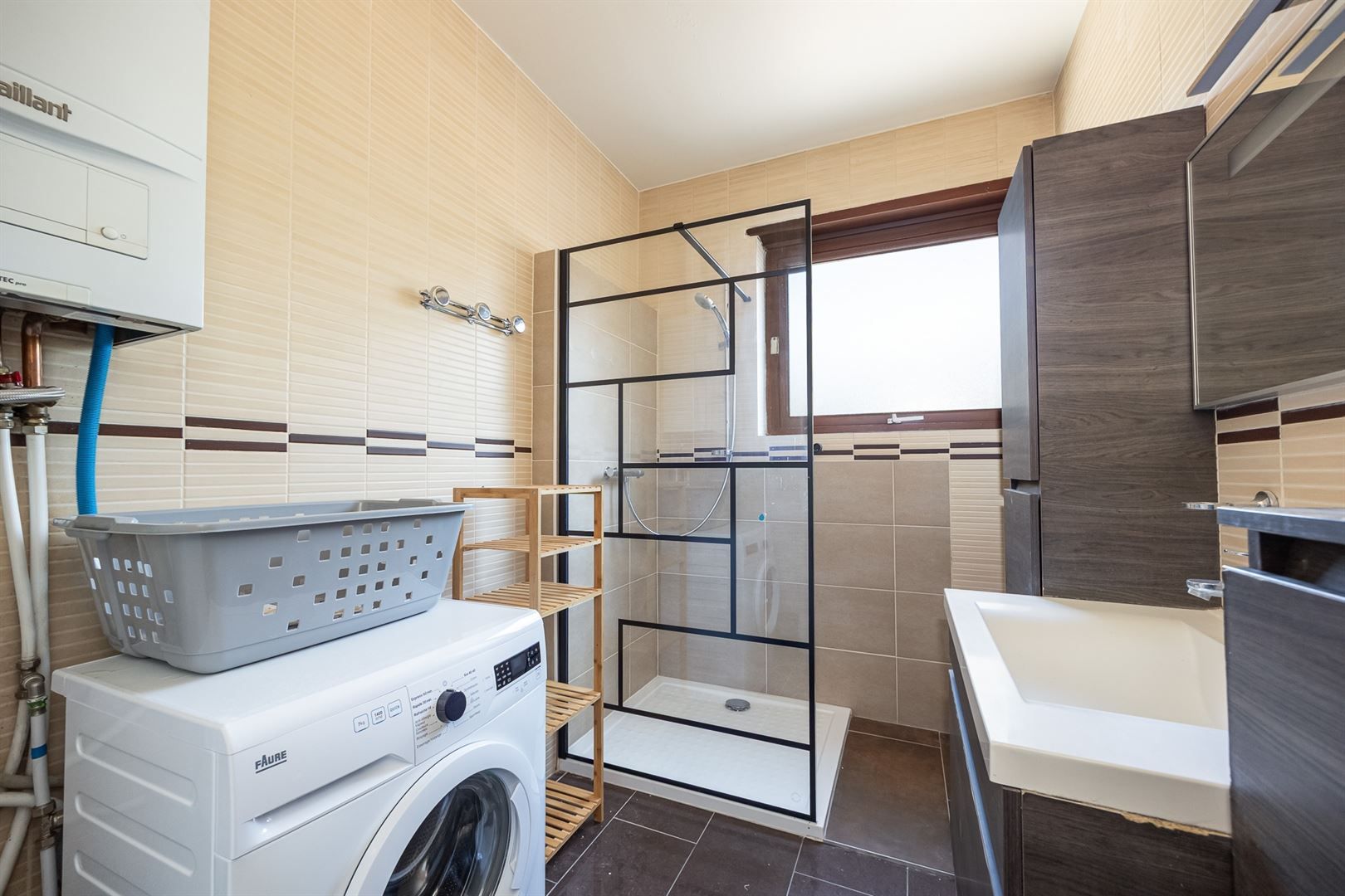 Ruim appartement met 4 slaapkamers en veel lichtinval foto 18