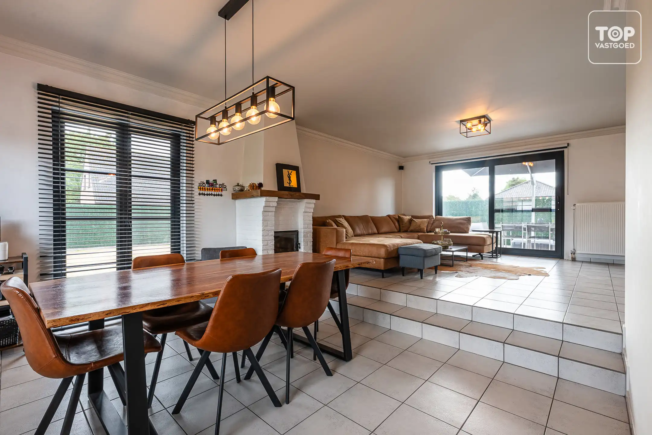 Alleenstaande woning met 4 slaapkamers en zwembad foto 2
