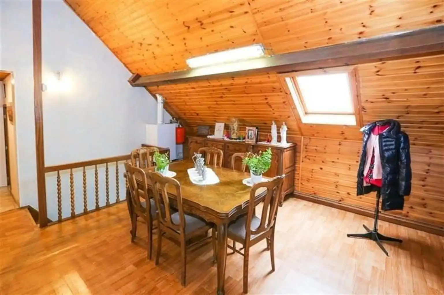 Te koop: te renoveren rijwoning op toplocatie foto 9