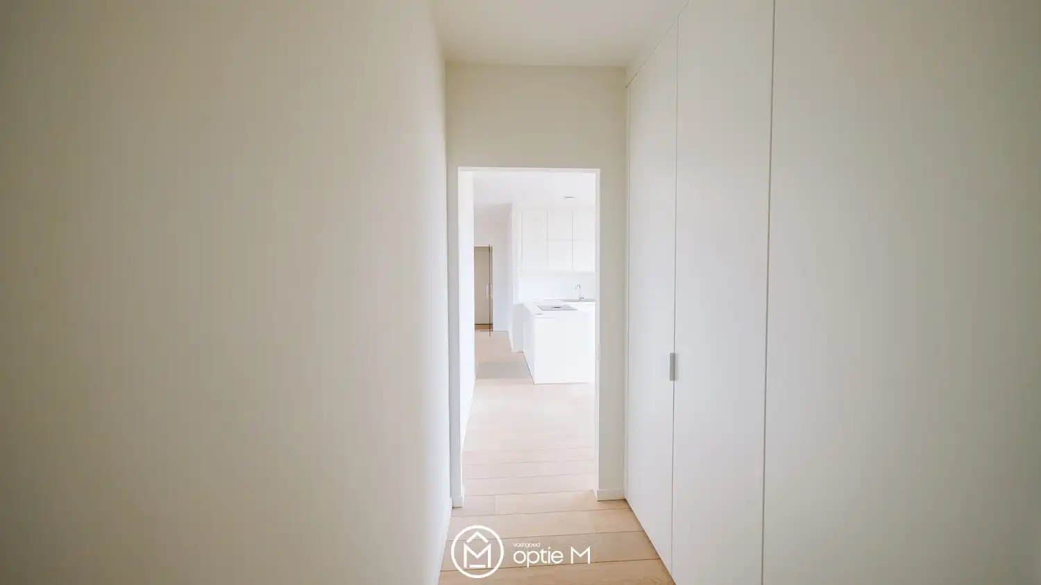 Modern nieuw appartement te huur in Hasselt - 2 slaapkamer, 1 garage en prachtige living in 2020 gebouwd. foto 2