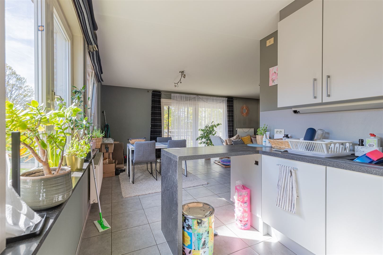 Comfortabel instapklaar appartement met terras en garagebox foto 7