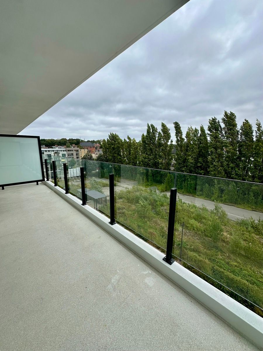 Prachtig 2 slaapkamer appartement met groot TERRAS foto 4