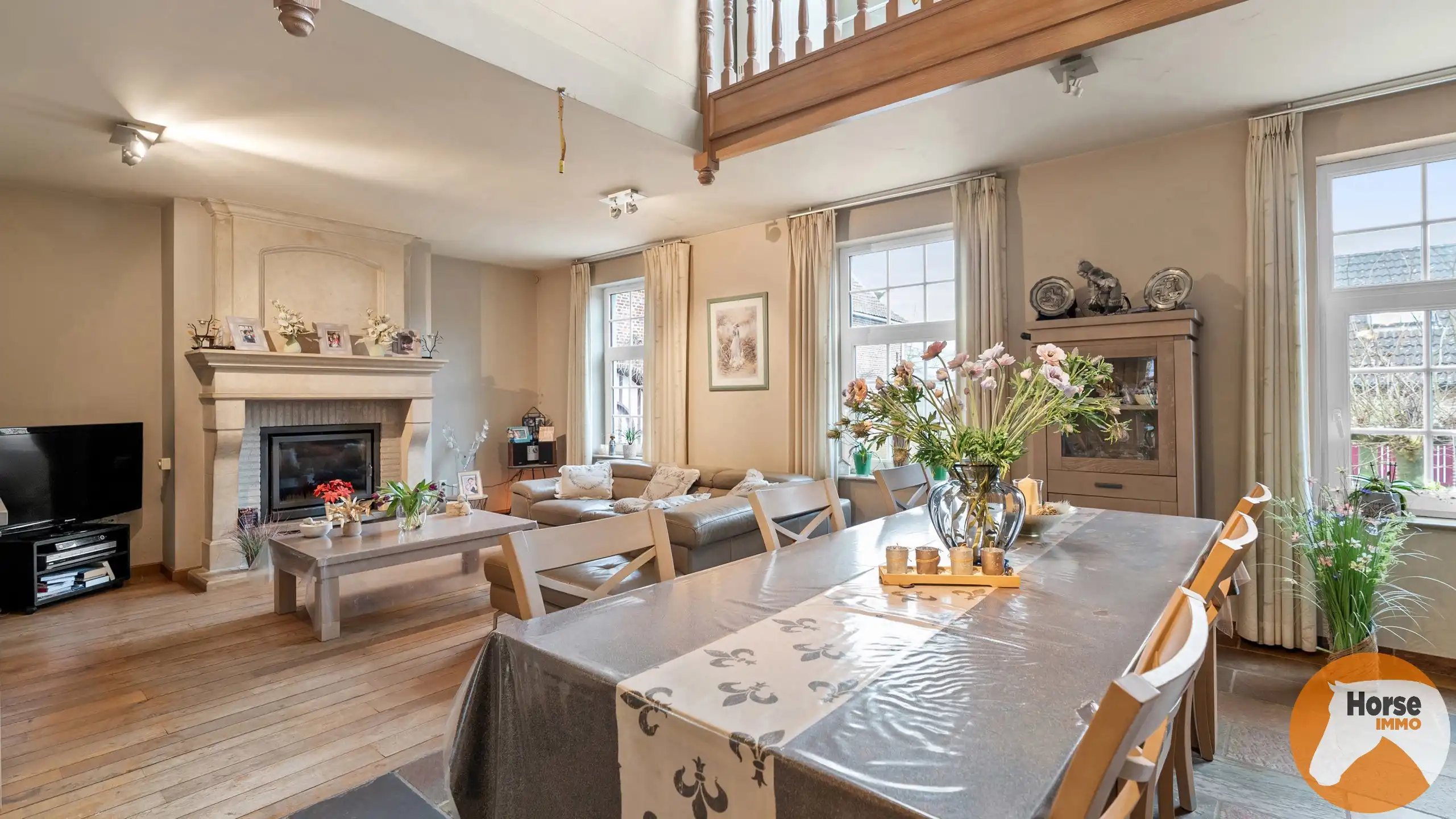 TOLLEMBEEK - Prachtige woning met 3 loodsen op +-2,9ha. foto 4