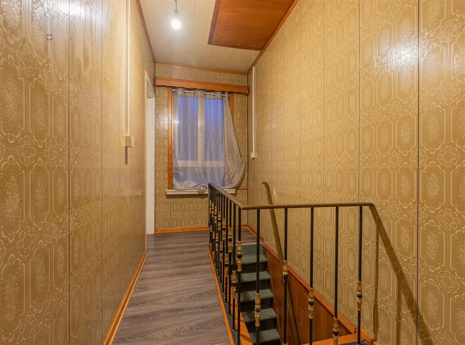 Charmante woning met renovatiepotentieel foto 13