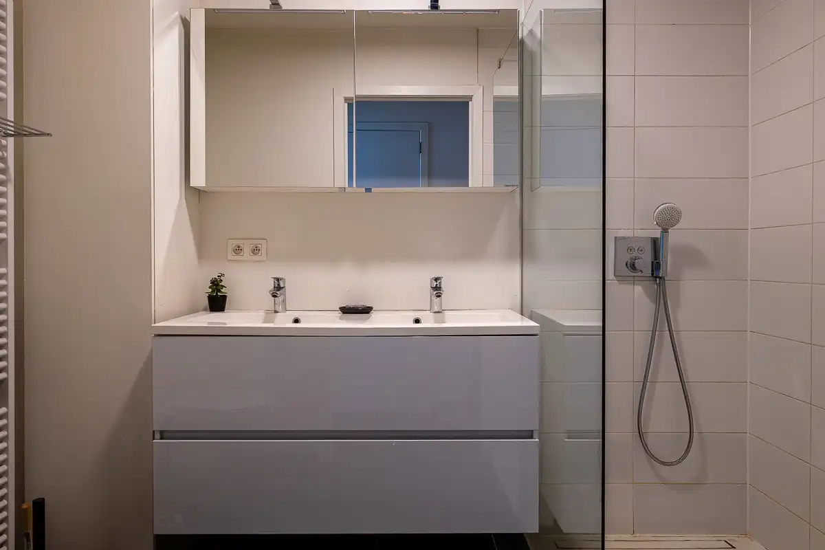 Ruim appartement met 3 slaapkamers en ondergrondse parkeerplaats foto 14