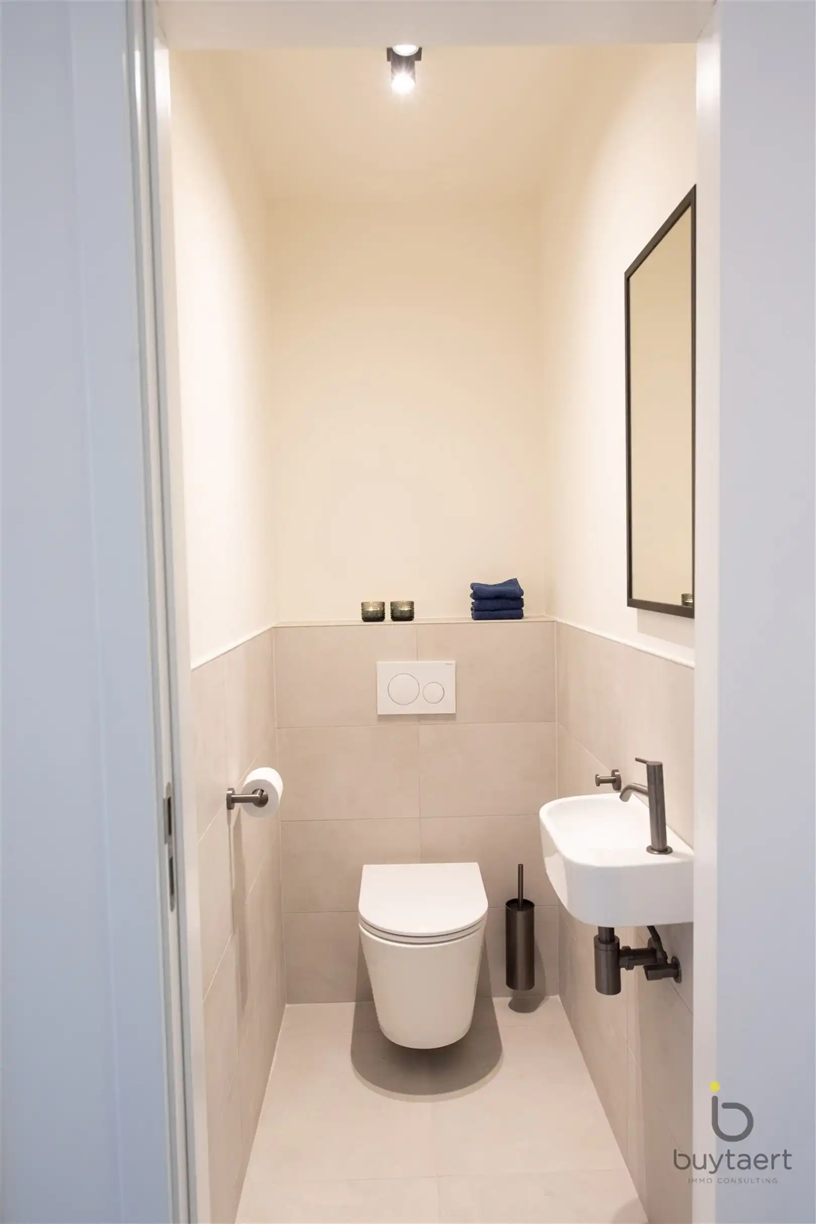 Nieuwbouw gelijkvloers appartement met twee slaapkamers, een tuin en een garage. foto 30