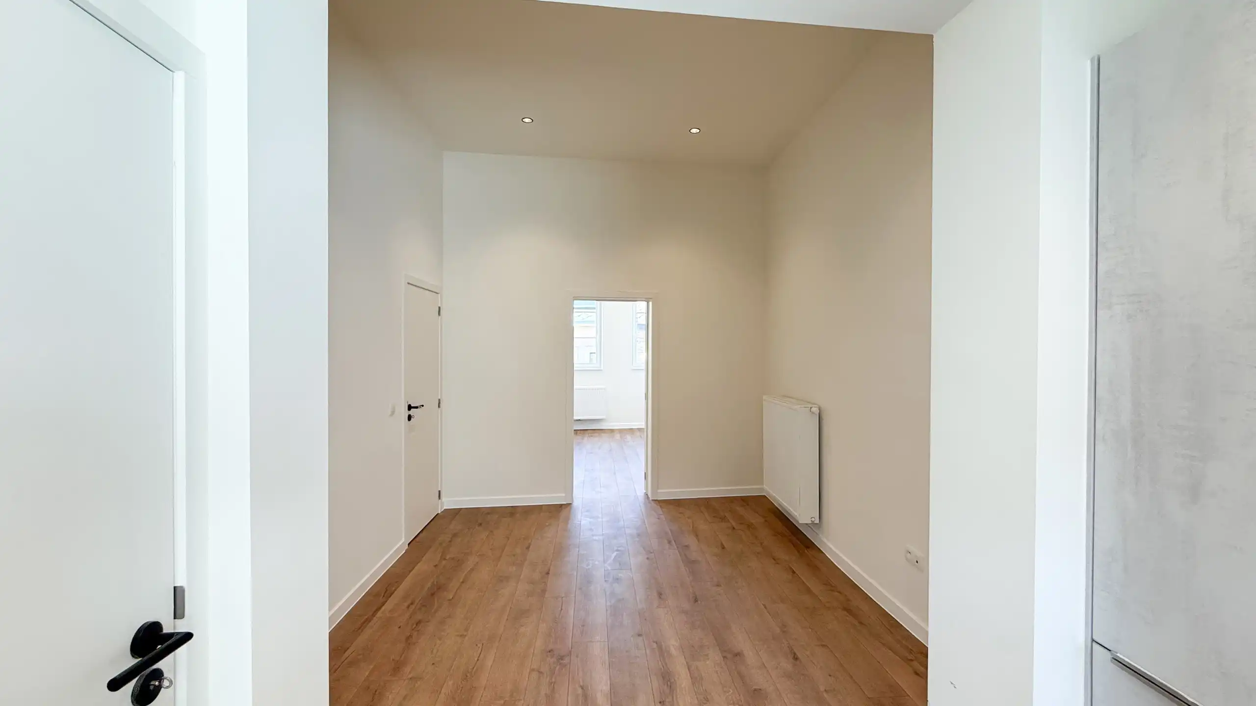 Unieke investeringspand, volledig vernieuwd, handel+ 2app! foto 31