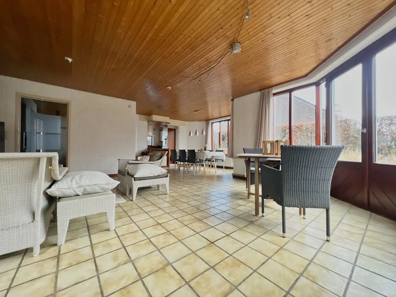 Instapklare, lichtrijke woning (4 slpks) + zonnige tuin foto 3