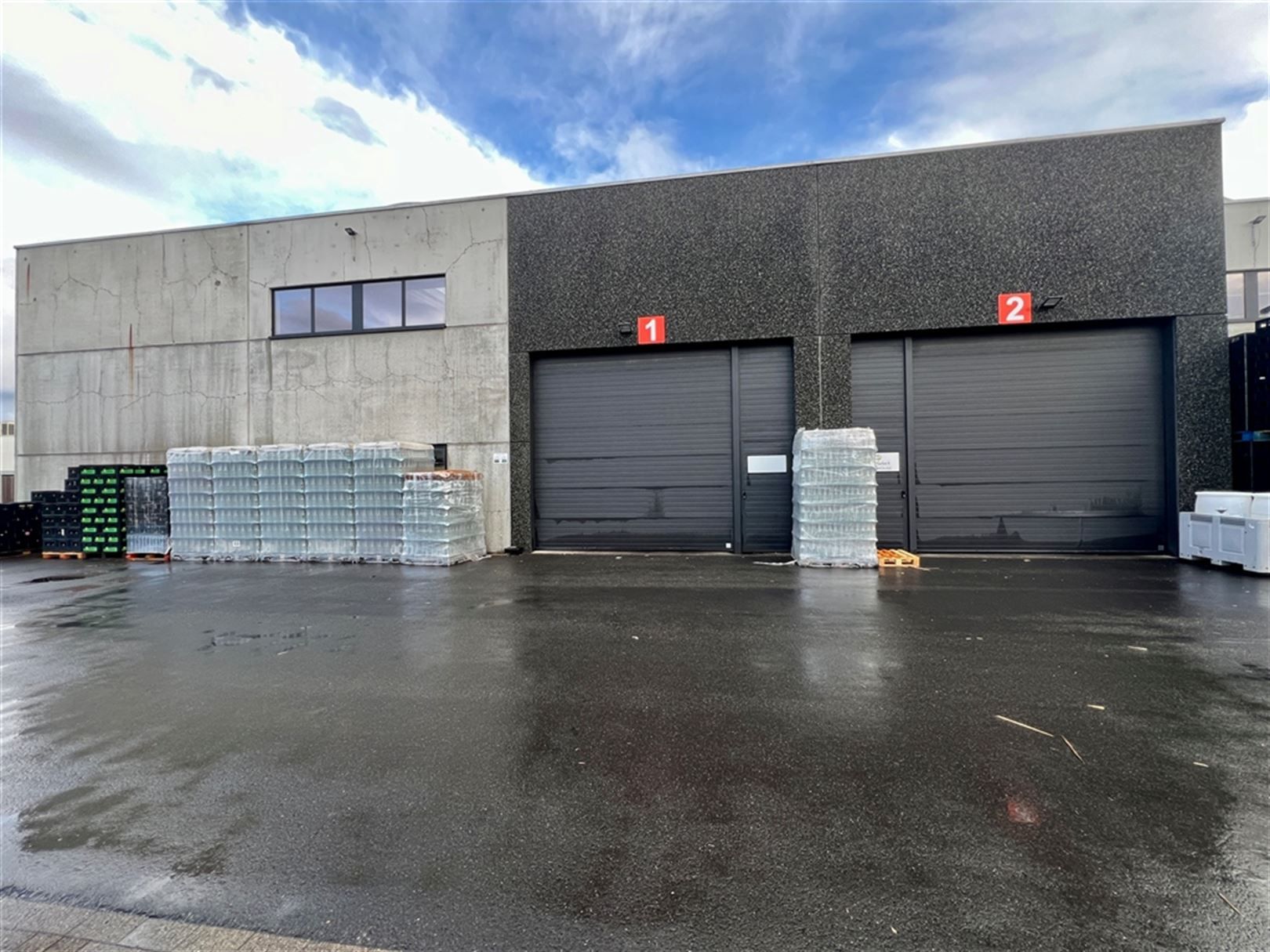 KMO units nabij The Loop foto 2