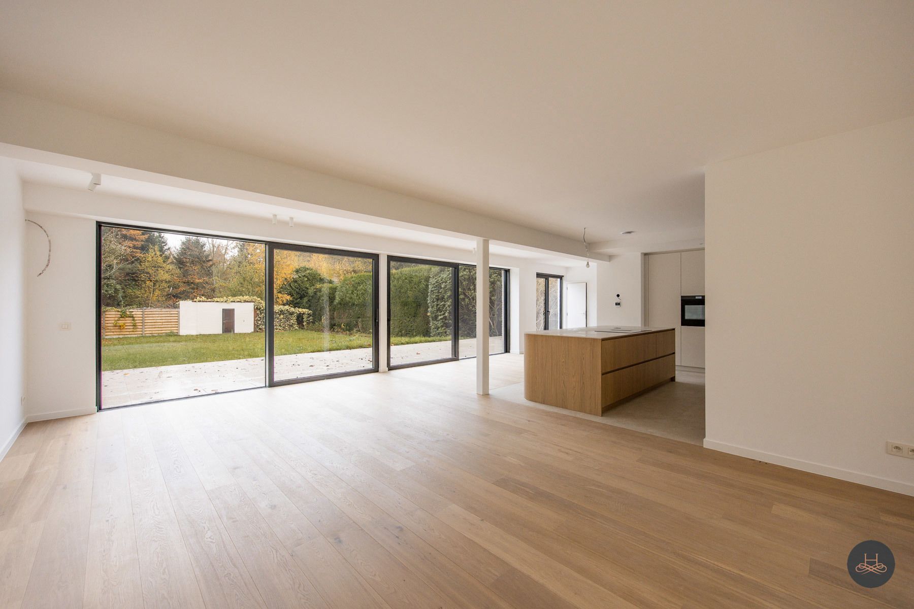 Prachtige villa omgeven door groen foto 4