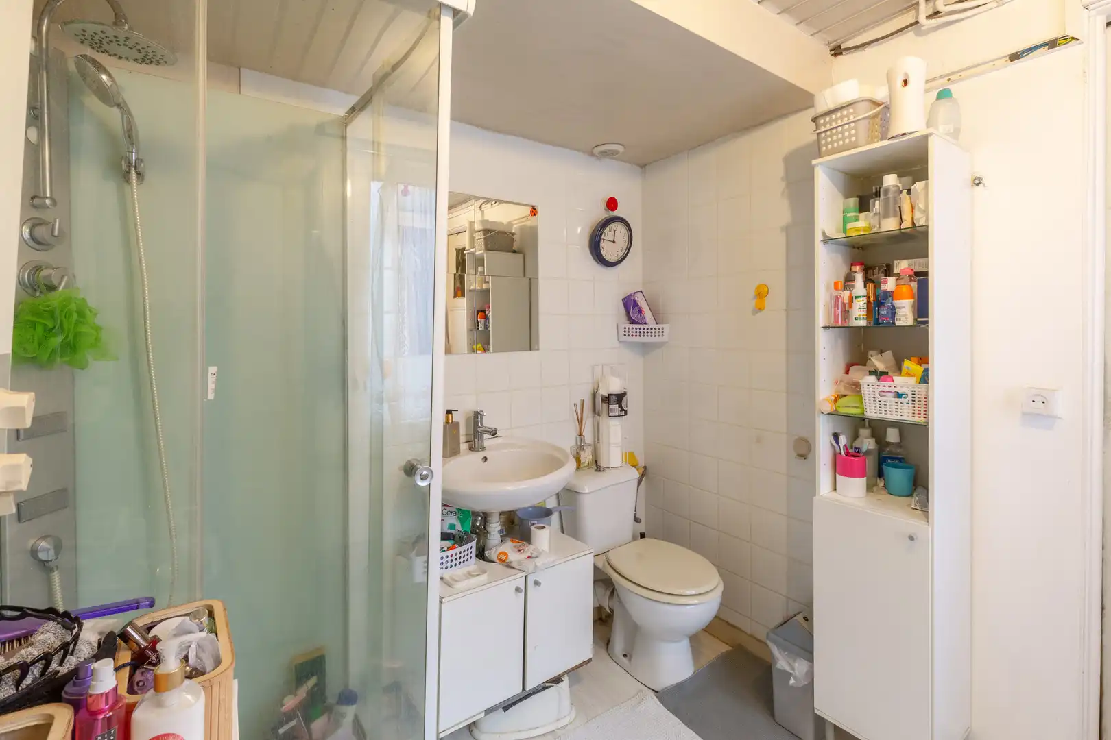 Te renoveren woning met 4 slpk en veel potentieel foto 6